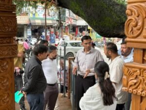 फिर से धड़की देहरादून की धड़कन, डीएम सविन बंसल ने घंटाघर की घड़ी कराई दुरुस्त, घंटाघर की घड़ी में लौटी जान!