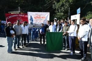 नई टिहरी में गूंजा “एक भारत श्रेष्ठ भारत” का नारा, सीडीओ वरुणा अग्रवाल ने सरदार @150 पदयात्रा को दिखाई हरी झंडी