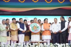 मुख्यमंत्री पुष्कर सिंह धामी ने किया “आदर्श चम्पावत” लोगो का विमोचन