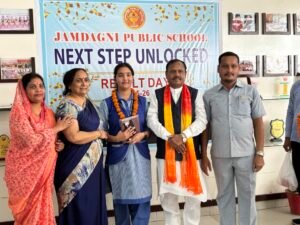 जमदग्नि पब्लिक स्कूल का सीबीएसई कक्षा 10 का रिजल्ट 100%, राज्यमंत्री ने टॉपर्स को किया सम्मानित !!