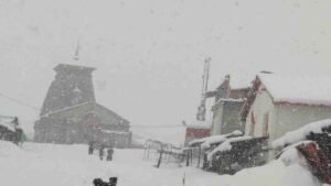 Snowfall: मौसम ने ली करवट, बढ़ी ठिठुरन, बर्फ से ढके केदारनाथ और यमुनोत्री धाम, तस्वीरों में देखें मनमोहक नजारा