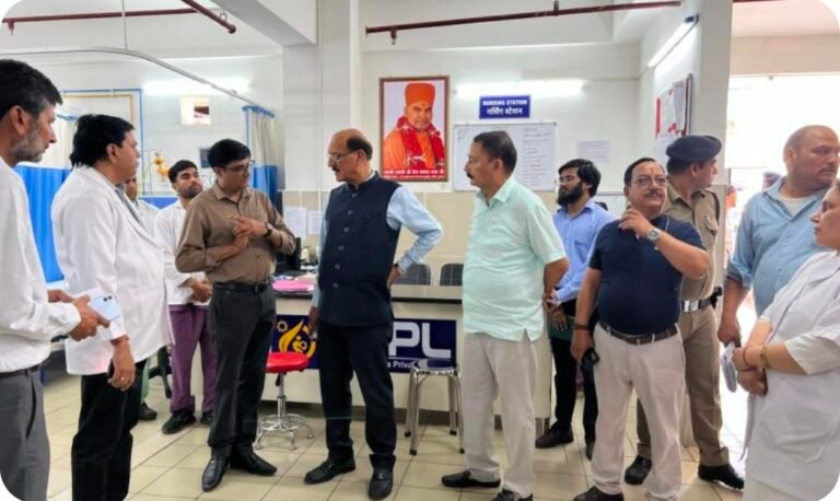 अस्पताल में स्वास्थ्य मंत्री का छापा, गंदगी देख चढ़ा पारा, CMO को लगाई फटकार-VIDEO