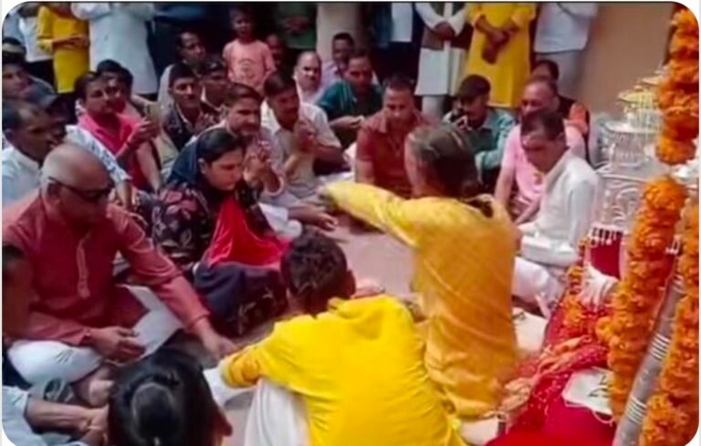 1 साल से बेटी की राह देख रही मां, वायरल वीडियो को लेकर फैली गलतफहमी का सच आया सामने