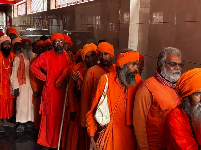 धर्मनगरी हरिद्वार में संत सेवा की अनुपम झलक: श्री निगम कुटीर आश्रम में लगा विशेष भंडारा