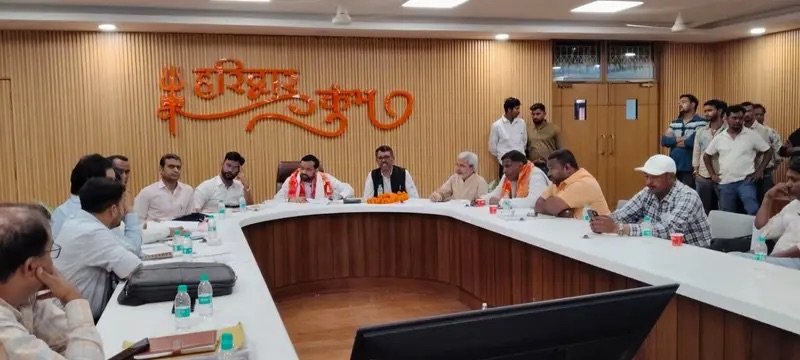 राष्ट्रीय सफाई कर्मचारी आयोग के अध्यक्ष भगवत प्रसाद मकवाना ने सुनी सफाई कर्मचारियों की समस्याएं।